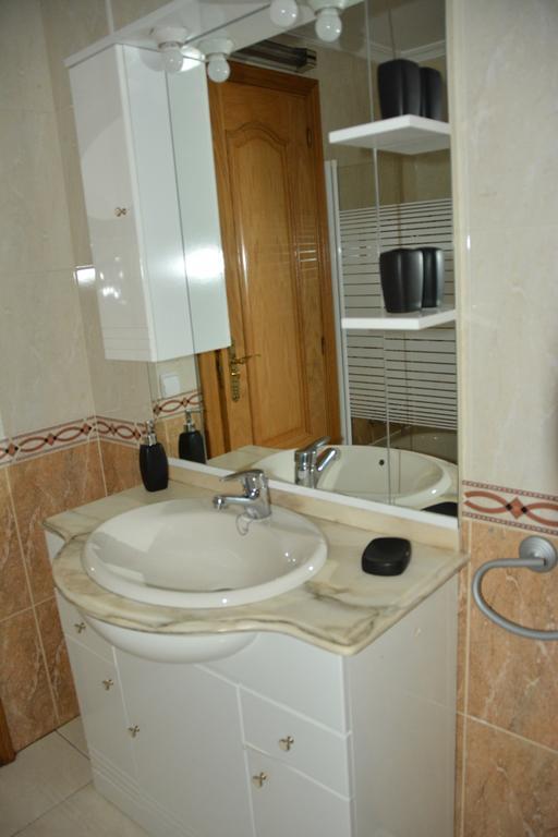 Apartamento For Barrio Del Pilar Temporal Sar28 Madrid